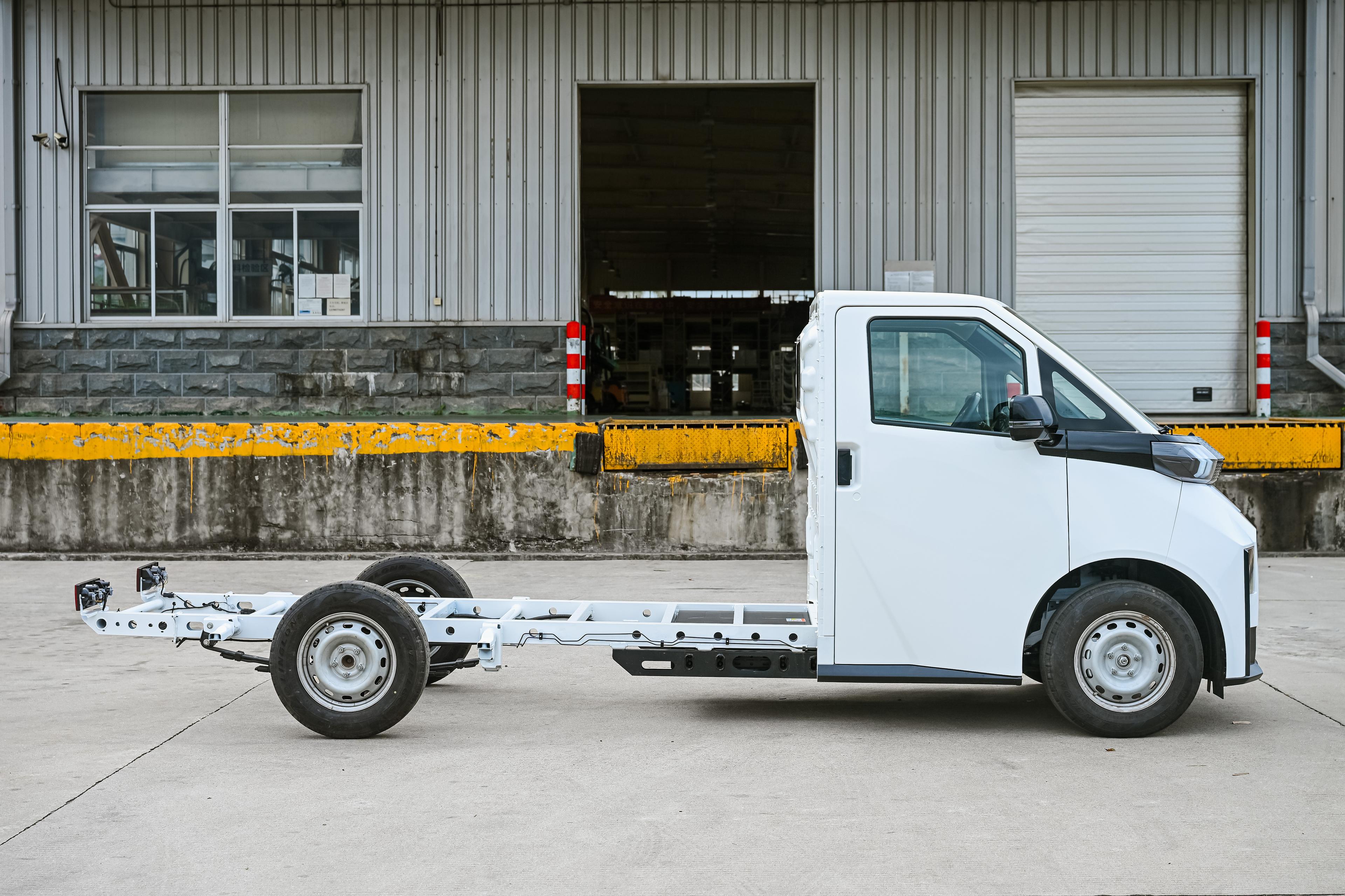 Tuki uPower UP Chassis Cab — imagen 1